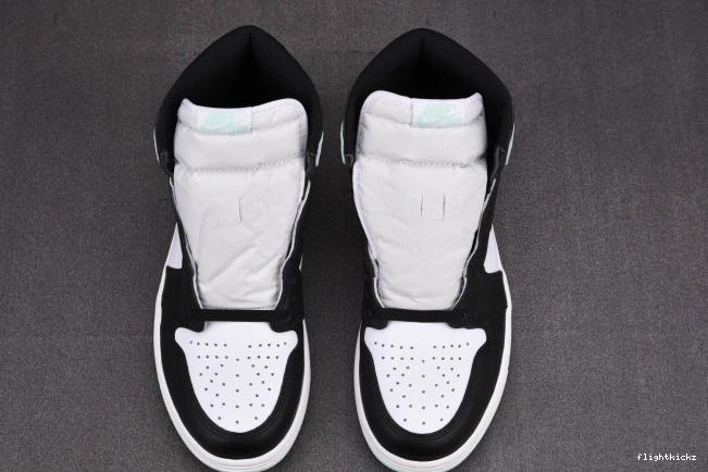861428-100 Jordan 1 Retro High Igloo 0816